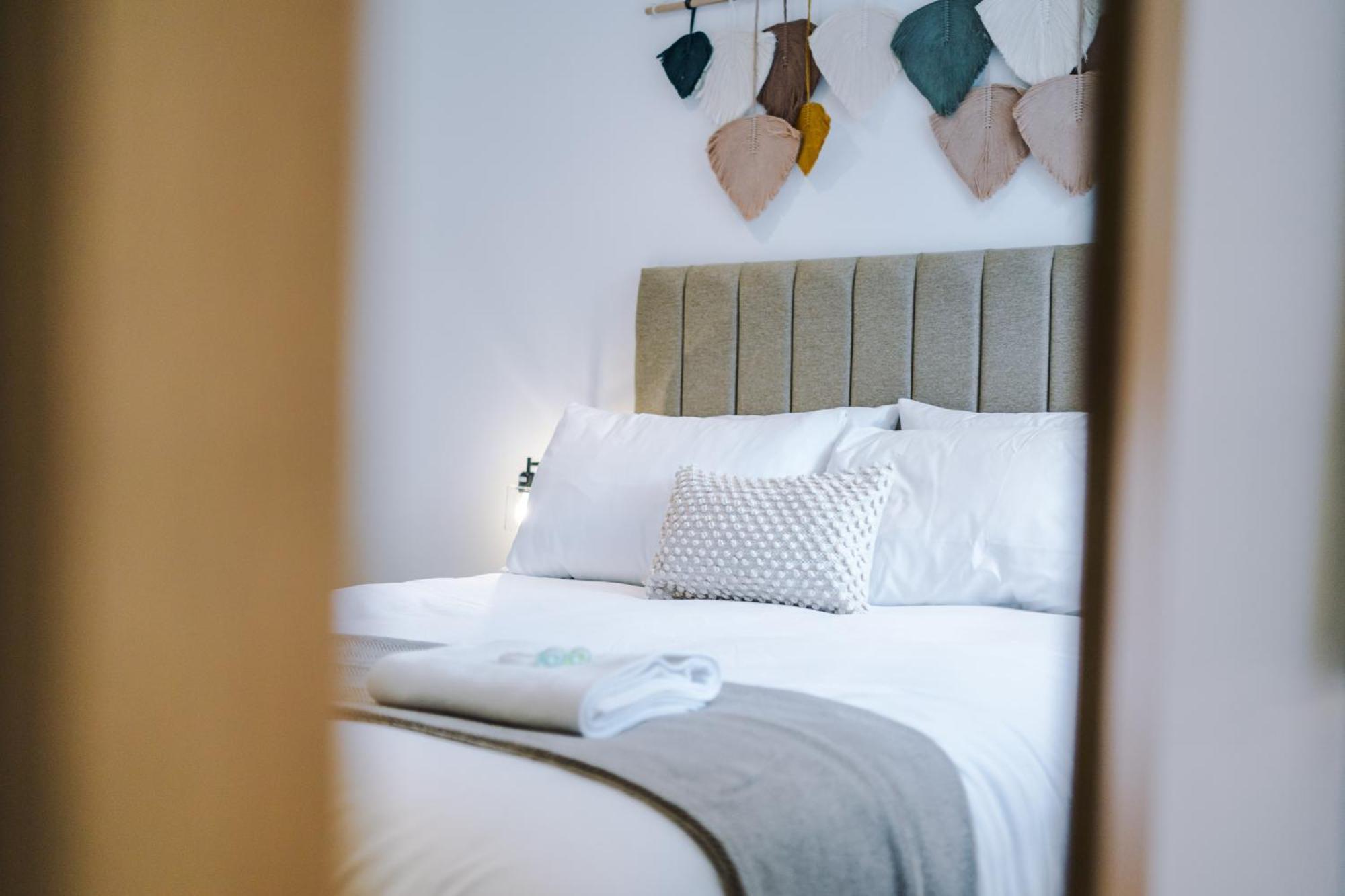Number 21: A Breathtaking Chester Cottage With Parking Mollington  Exteriér fotografie