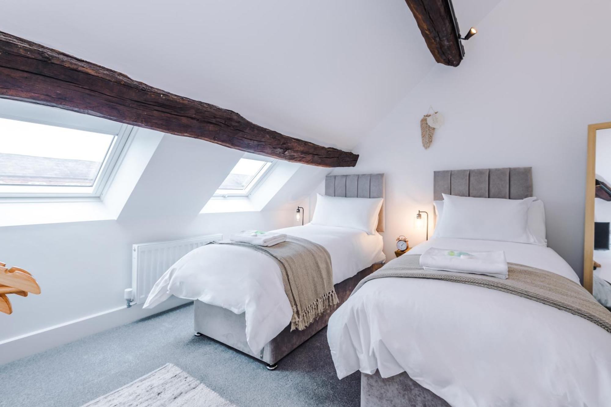 Number 21: A Breathtaking Chester Cottage With Parking Mollington  Exteriér fotografie
