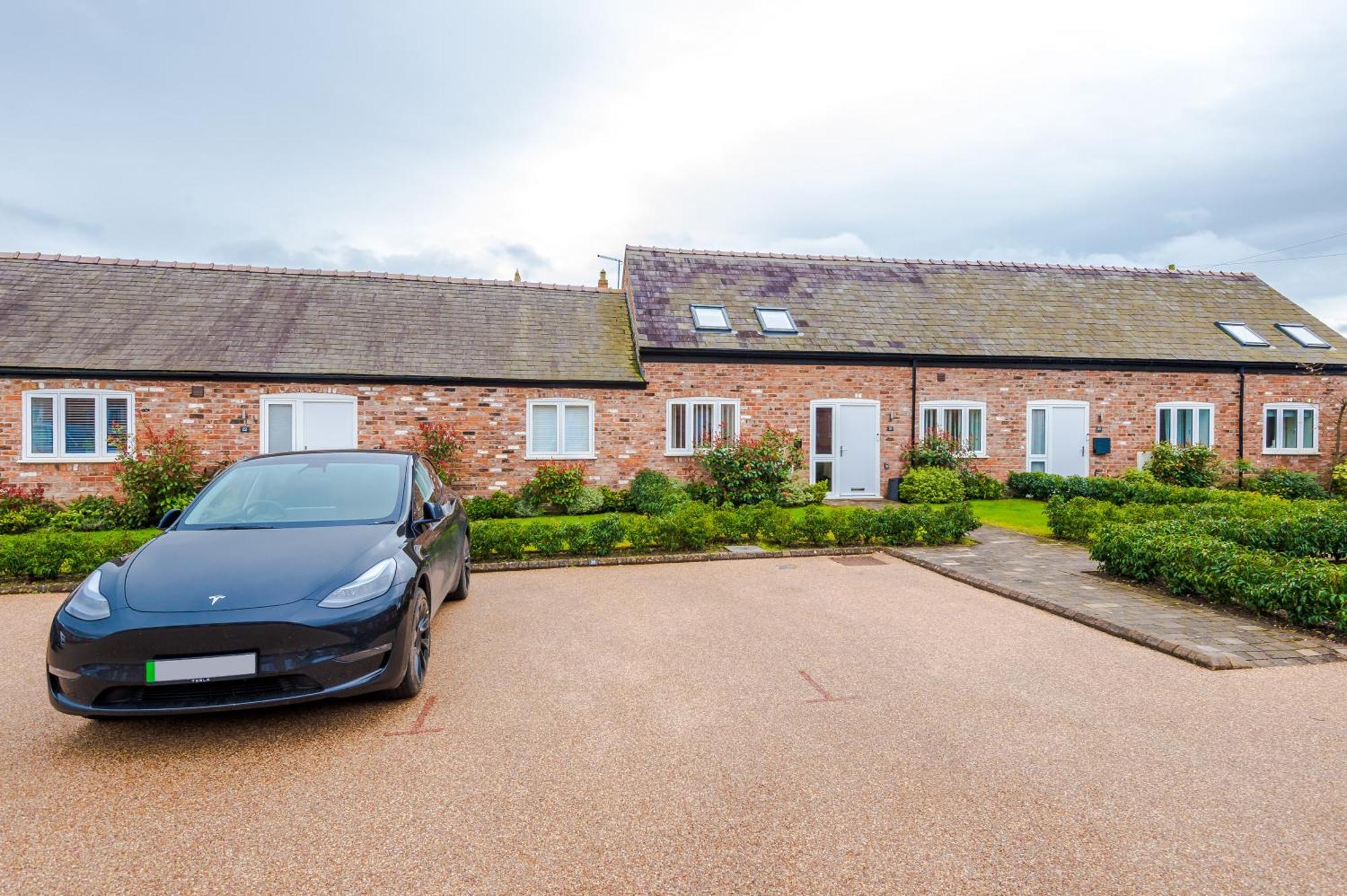 Number 21: A Breathtaking Chester Cottage With Parking Mollington  Exteriér fotografie